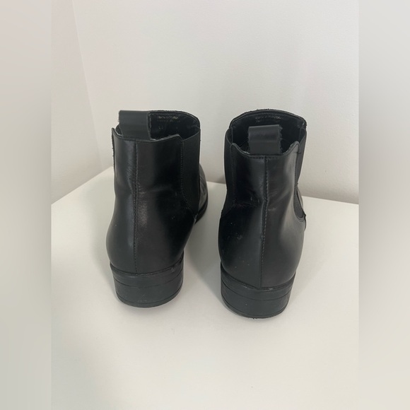 Aldo Black Ankle Boots Chelsea Low Heel Booties Fall Fashion - Picture 4 of 6